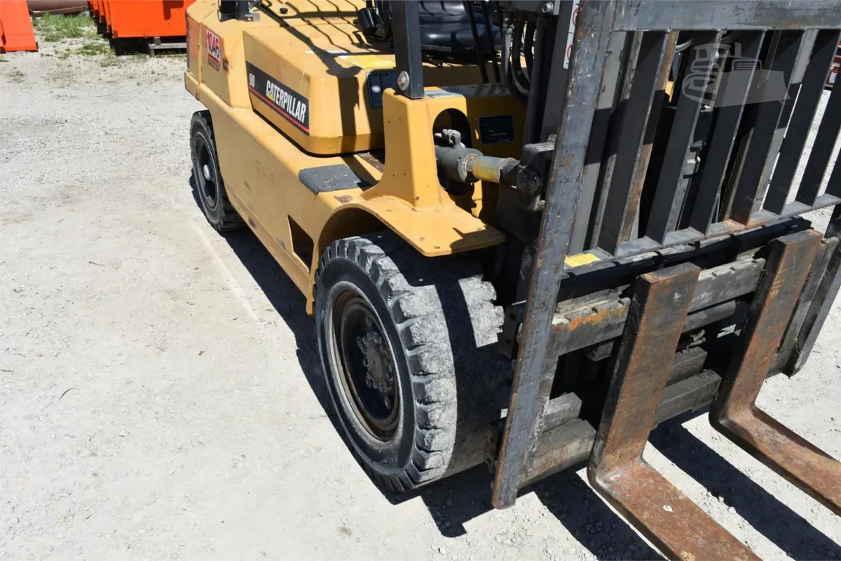 2001 Cat Lift Trucks GPL40 Telehandlers Forklifts for sale in Bement, IL - listing photo 5 of 8