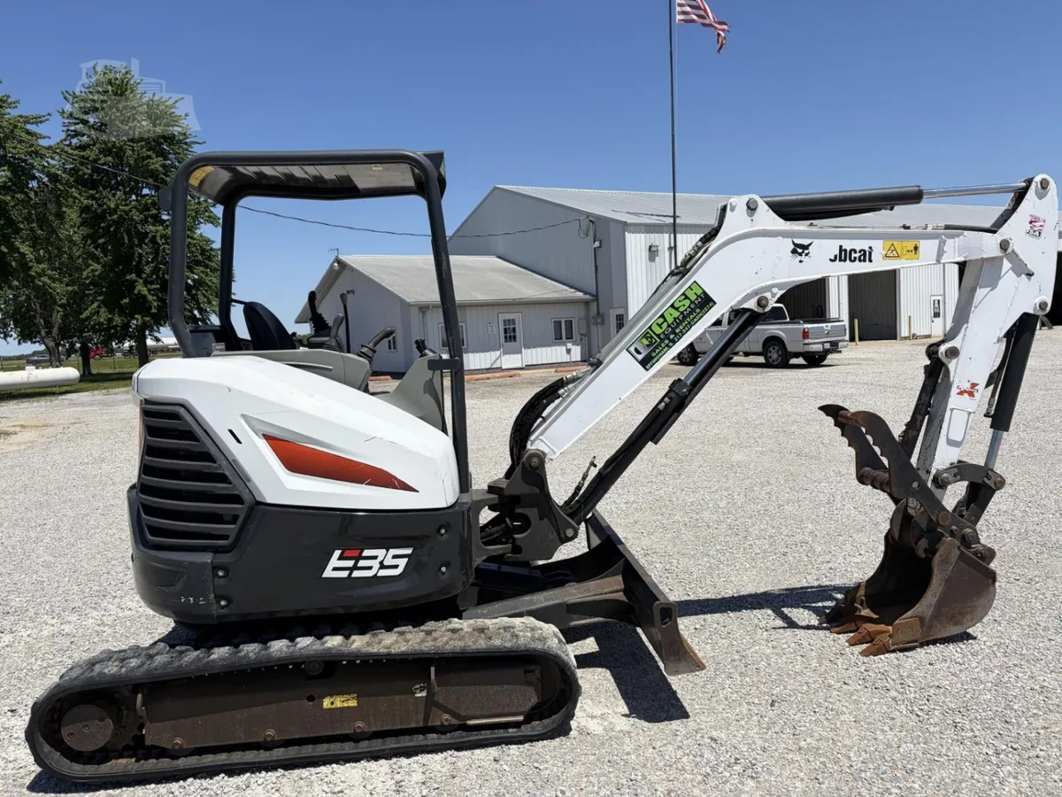 2020 Bobcat E35 Excavators for sale in Clay City, IL - listing photo 2 of 8