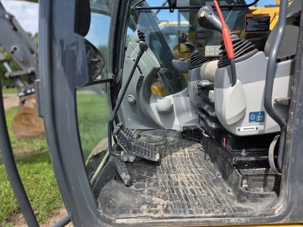 2019 John Deere 245G LC Excavators for sale in Henning, MN - listing photo 10 of 10