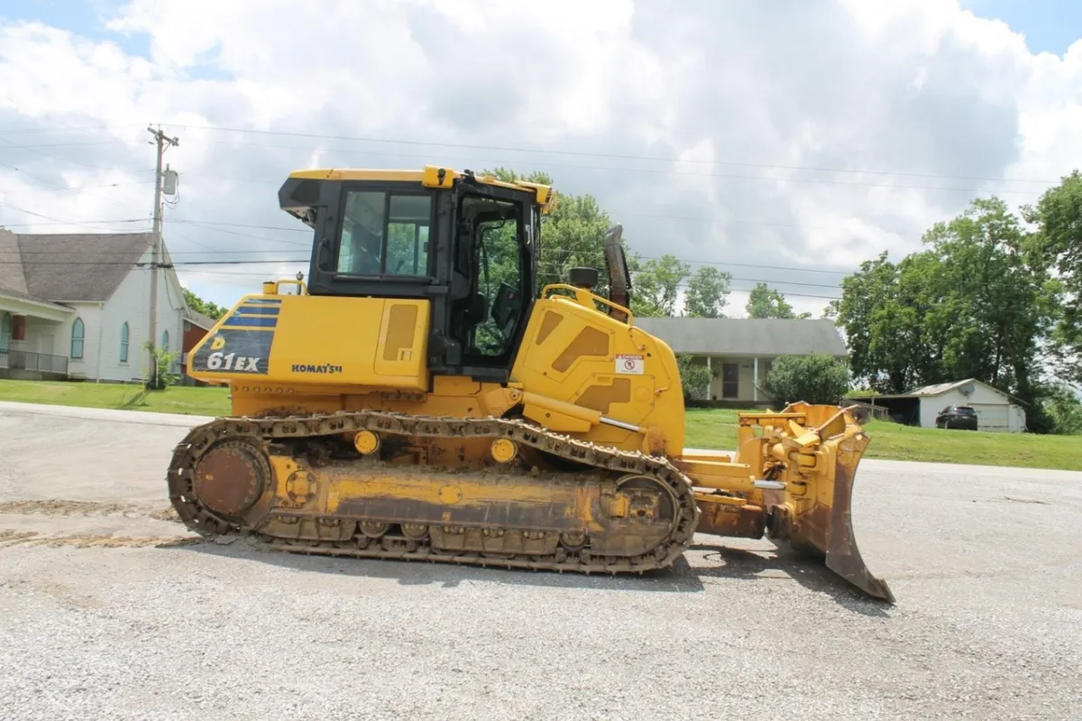 2018 Komatsu D61EX-24 Dozers for sale in Pleasureville, KY - listing photo 4 of 10