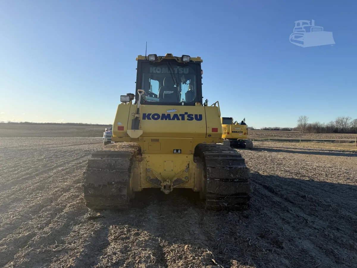 2018 Komatsu D65PX-18 Dozers for sale in Mount Sterling, IL - listing photo 3 of 8