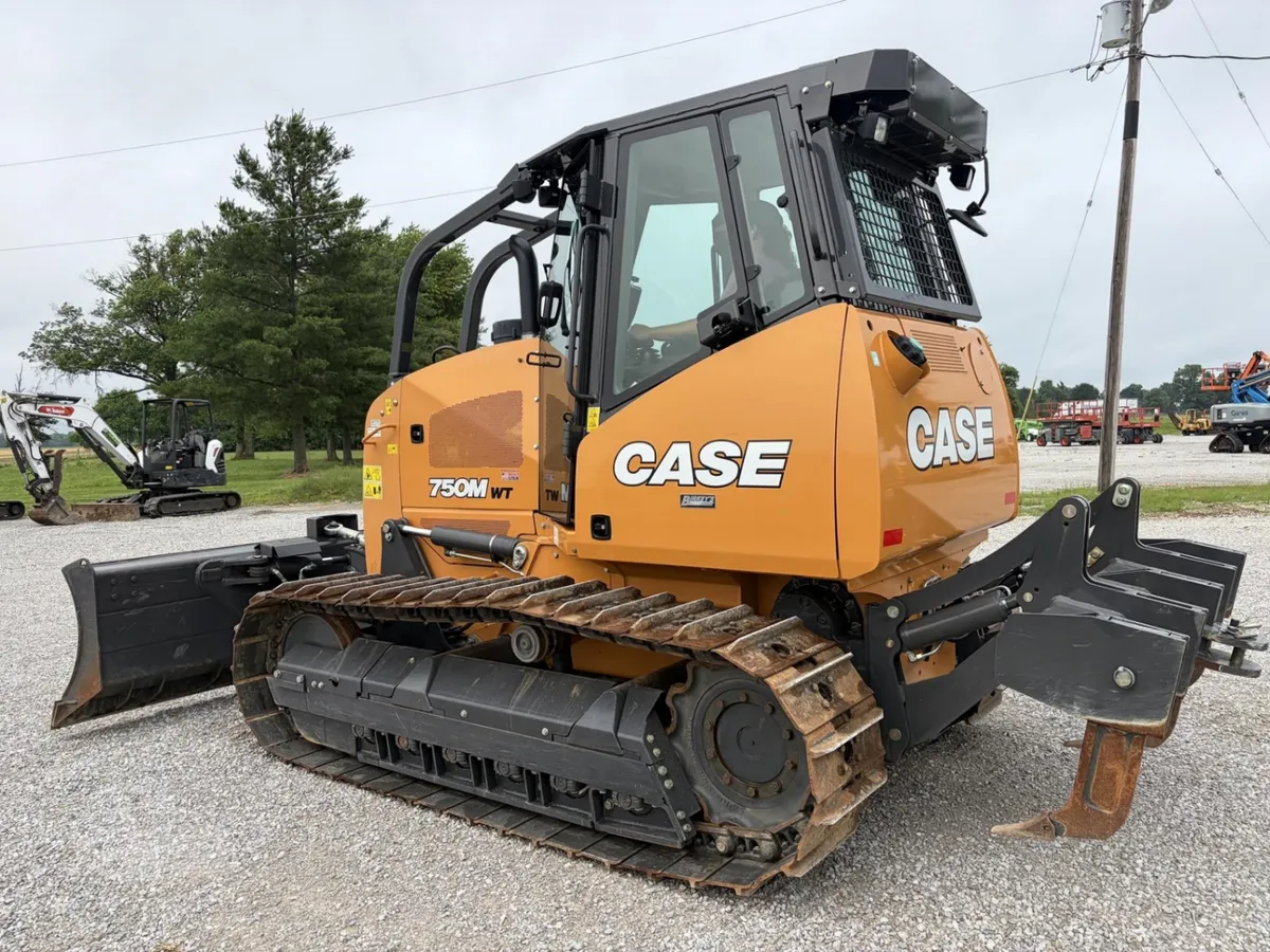 2023 CASE 750M WT Dozers for sale in Clay City, IL - listing photo 2 of 8