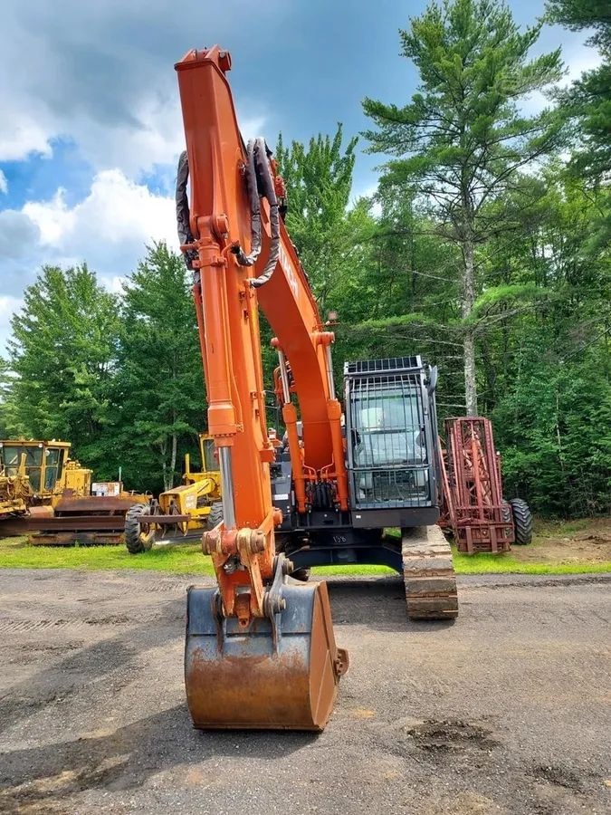 2021 Hitachi ZX135USK-6 Excavators for sale in Lebanon, ME - listing photo 2 of 11
