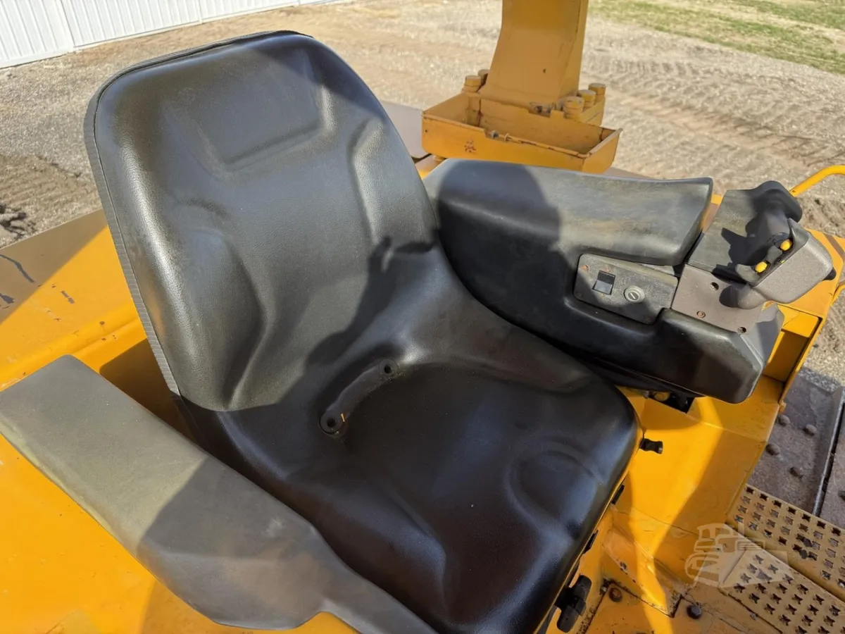 1999 Caterpillar D6M XL Dozers for sale in Allegan, MI - listing photo 7 of 10