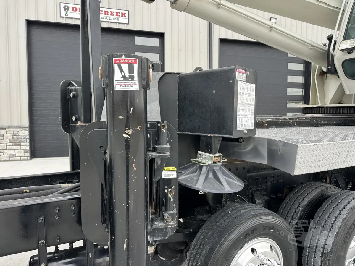 2018 National Crane NBT50 Cranes Mobile for sale in Wellman, IA - listing photo 12 of 57
