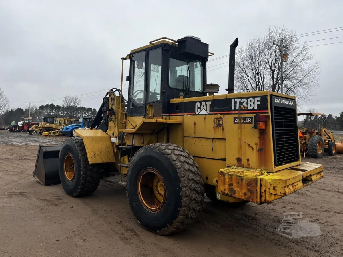 1996 Caterpillar IT38F Wheel Loaders for sale in Holcombe, WI - listing photo 2 of 10