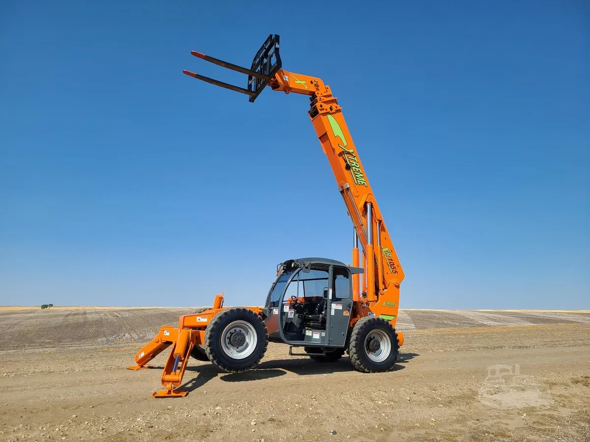2018 Xtreme Mfg XR1055 Telehandler Telescopic Forklift for sale in Loma, MT - listing photo 7 of 10