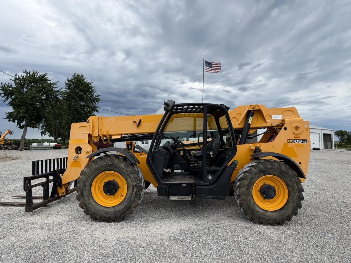 2019 JCB 509-42 Telehandlers Forklifts for sale in Clay City, IL - listing photo 3 of 8
