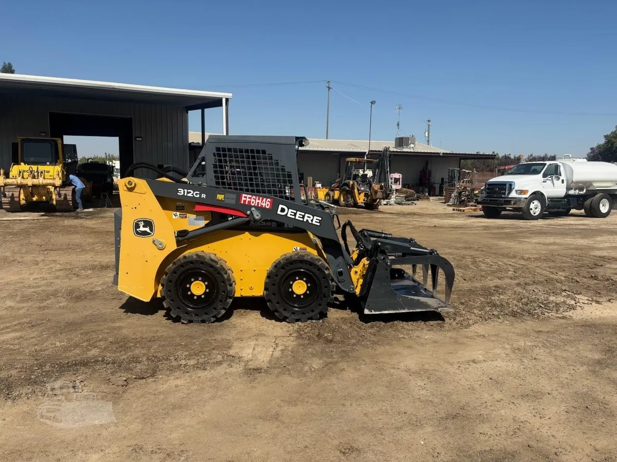 2019 John Deere 312GR Skid Steer Loaders for sale in Galt, CA - listing photo 2 of 8