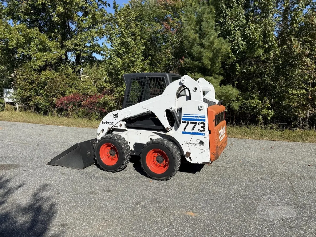 1999 Bobcat 773 Skid Steer Loaders for sale in Pleasant Garden, NC - listing photo 4 of 7