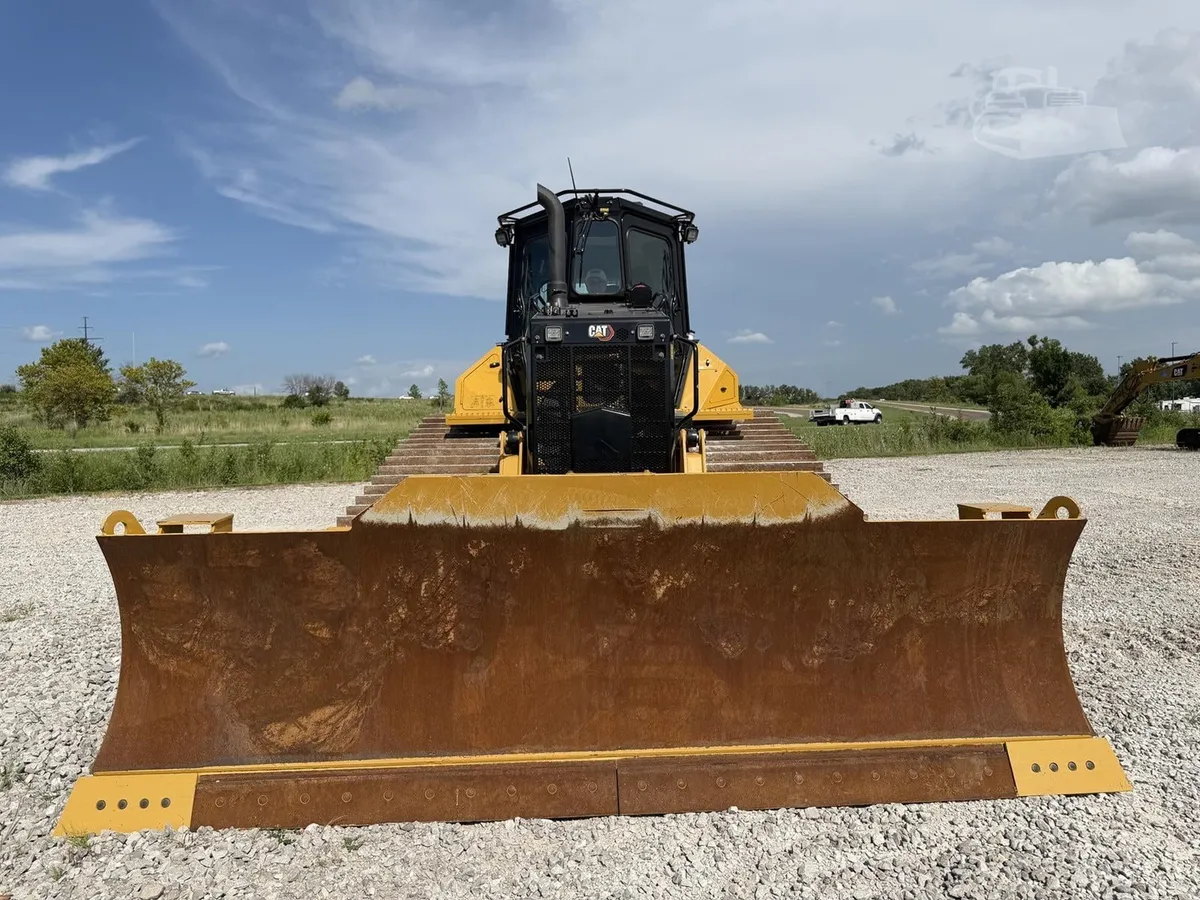 2025 Caterpillar D5 LGP Dozers for sale in Pontoon Beach, IL - listing photo 7 of 8