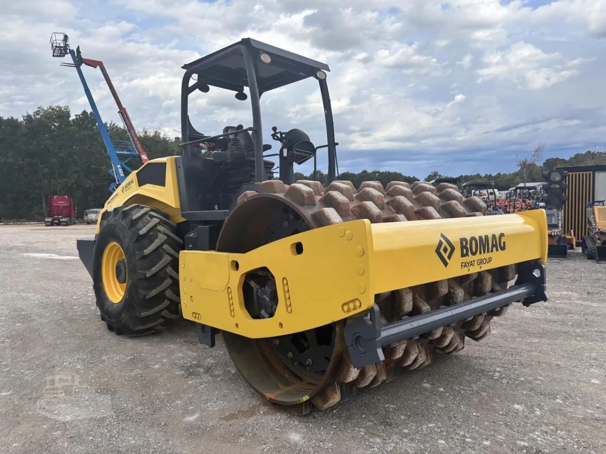 2018 BOMAG BW211PDH-5 Padfoot Trench Compaction for sale in Strafford, MO - listing photo 6 of 10