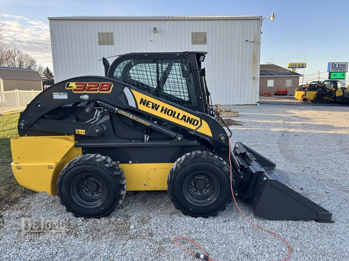 2025 New Holland L328 Skid Steer Loaders for sale in City, IL - listing photo 4 of 8