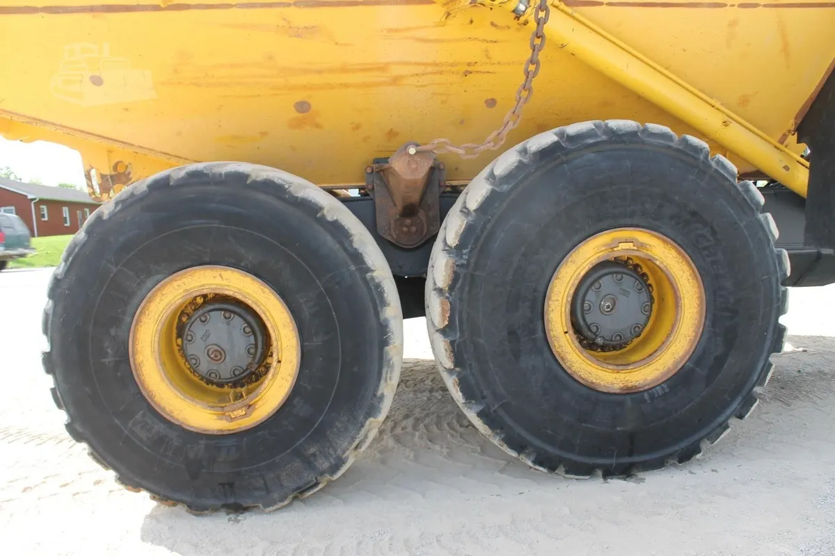 2014 Komatsu HM400-3 Articulated Truck for sale in Pleasureville, KY - listing photo 9 of 10