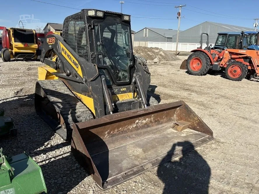 2018 New Holland C237 Track Loaders for sale in Alta, IA - listing photo 2 of 24