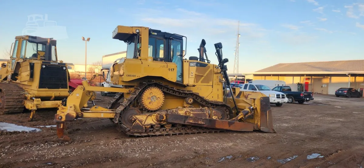 2014 Caterpillar D6T XL Dozers for sale in Saint Charles, MO - listing photo 3 of 8