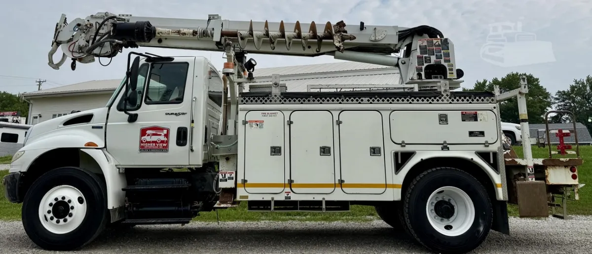2010 Altec DL45BR Service Mechanics Truck Crane for sale in Knoxville, IA - listing photo 9 of 47