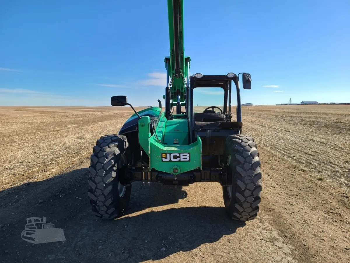 2017 JCB 509-42 Telehandler Telescopic Forklift for sale in Loma, MT - listing photo 8 of 10