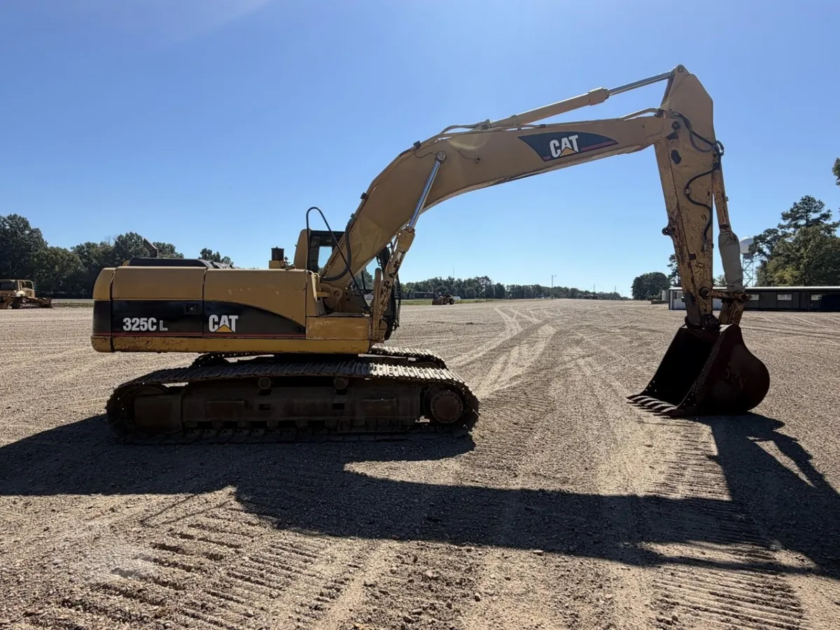 2002 Caterpillar 325CL Excavators for sale in Nesbit, MS - listing photo 3 of 10