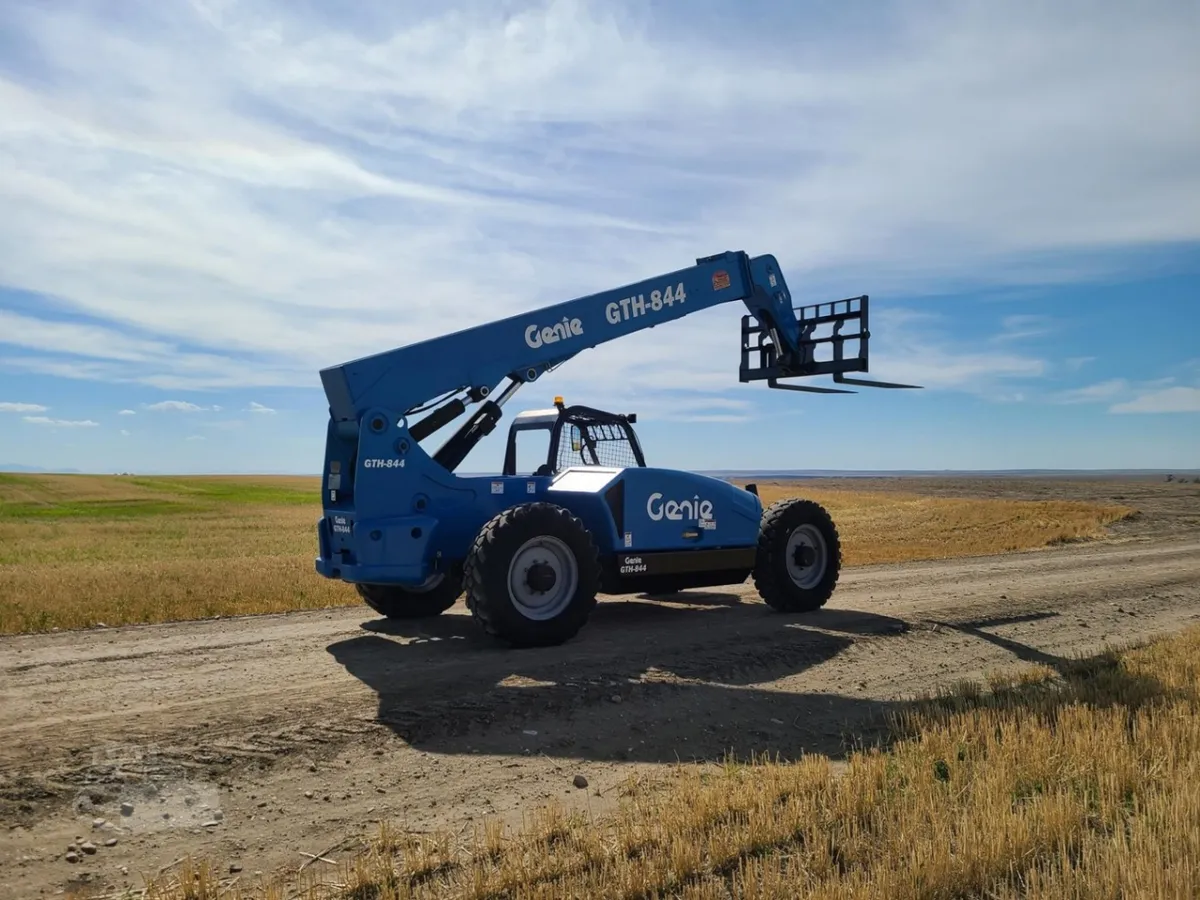 2015 Genie genie-gth-844 Telehandler Telescopic Forklift for sale in Loma, MT - listing photo 6 of 10