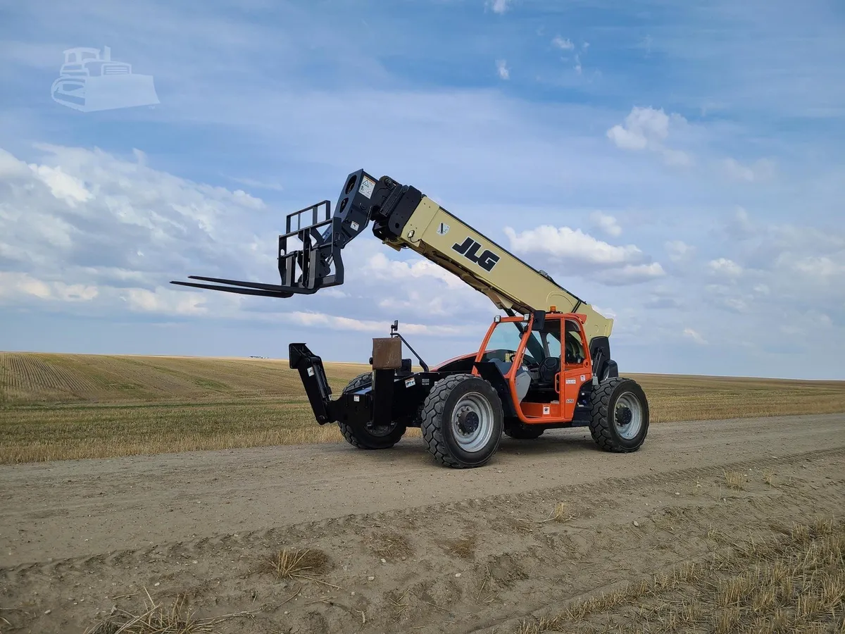 2017 JLG jlg-1255 Telehandler Telescopic Forklift for sale in Loma, MT - listing photo 4 of 10