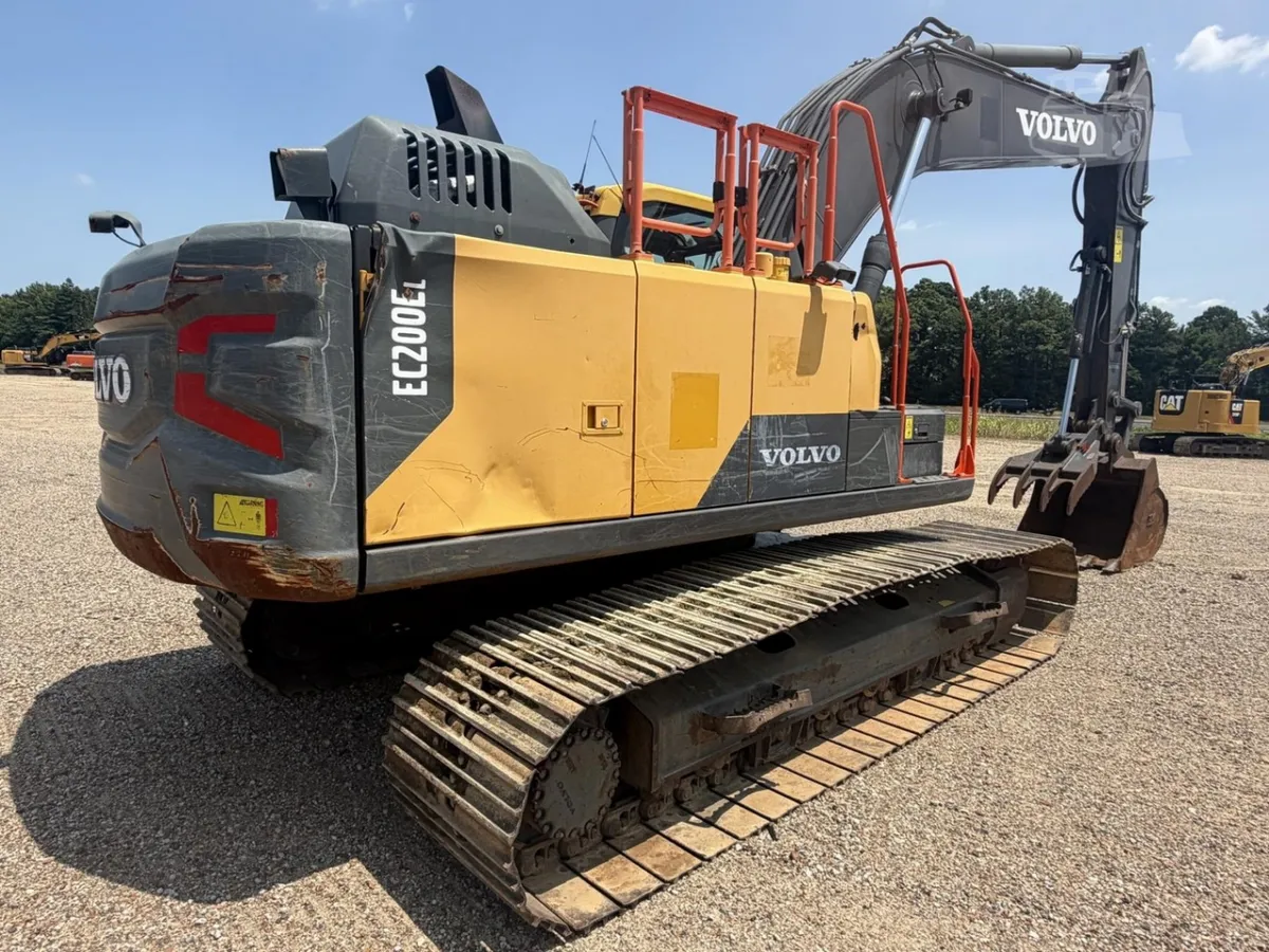 2020 Volvo EC200EL Excavators for sale in Nesbit, MS - listing photo 4 of 10