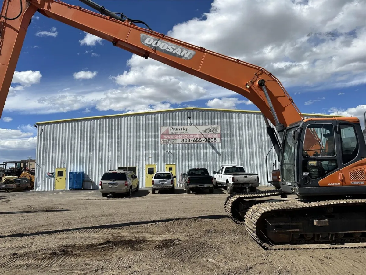 2015 DEVELON (Doosan) DX300 LC-5 Excavators for sale in Brighton, CO - listing photo 7 of 10