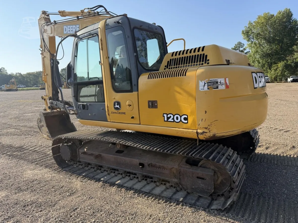 2004 John Deere 120C Excavators for sale in Nesbit, MS - listing photo 3 of 10