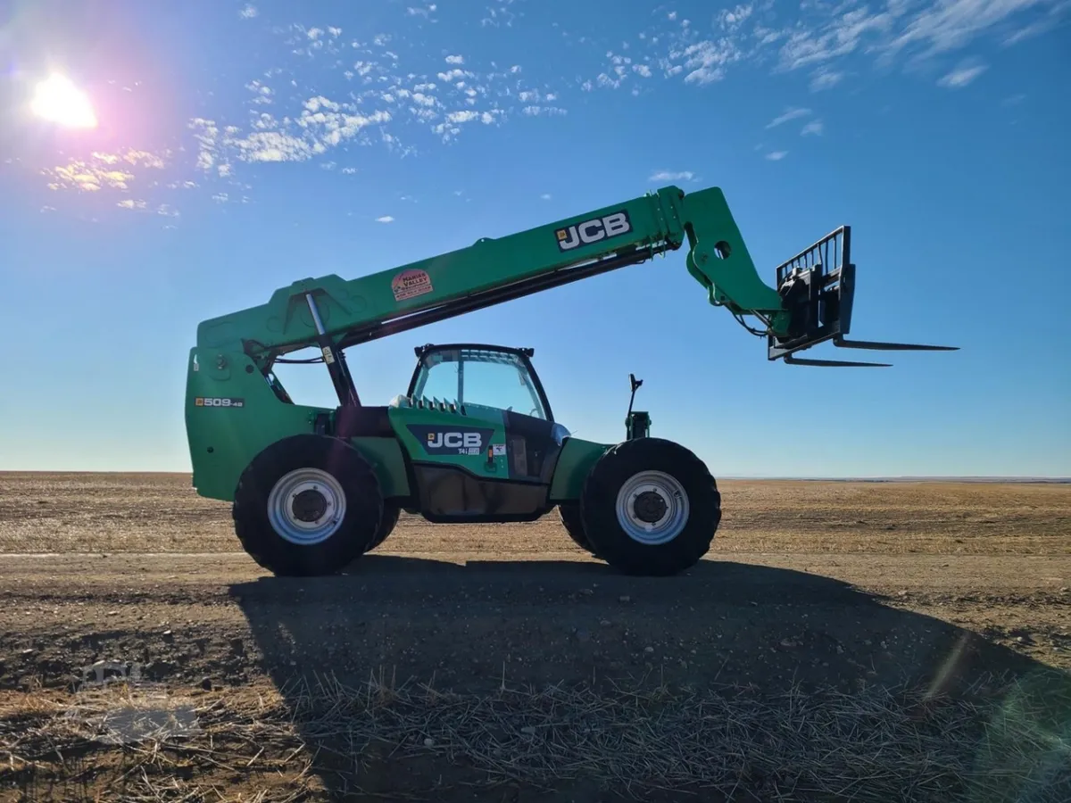 2017 JCB 509-42 Telehandler Telescopic Forklift for sale in Loma, MT - listing photo 6 of 10