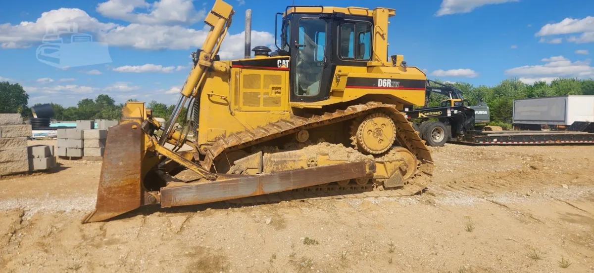 2006 Caterpillar D6R XW III Dozers for sale in Saint Charles, MO - listing photo 7 of 8
