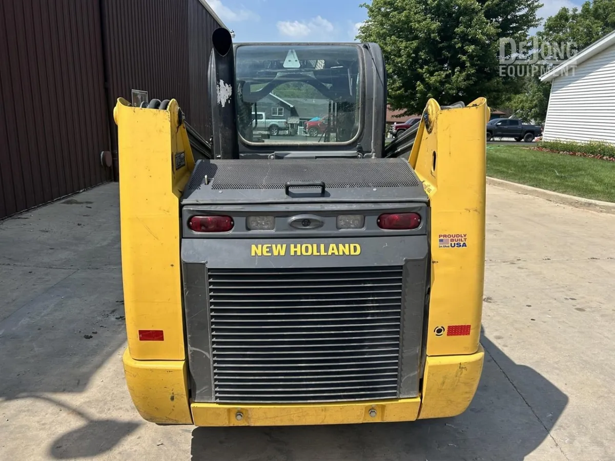 2024 New Holland C327 Track Loaders for sale in Beecher, IL - listing photo 6 of 8