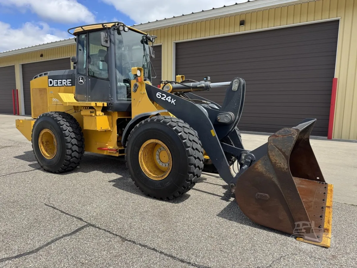 2015 John Deere 624K Wheel Loaders for sale in Allegan, MI - listing photo 4 of 10