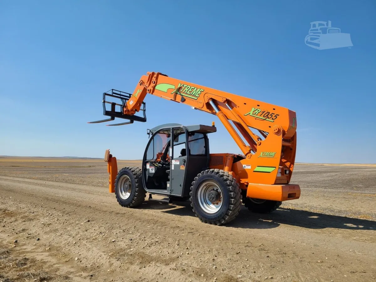 2018 Xtreme Mfg XR1055 Telehandler Telescopic Forklift for sale in Loma, MT - listing photo 2 of 10