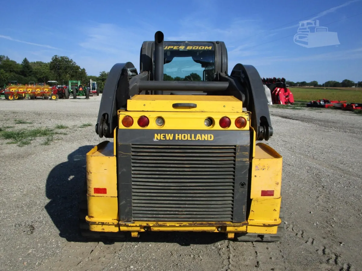 2018 New Holland C232 Track Loaders for sale in St Joseph, MO - listing photo 5 of 6