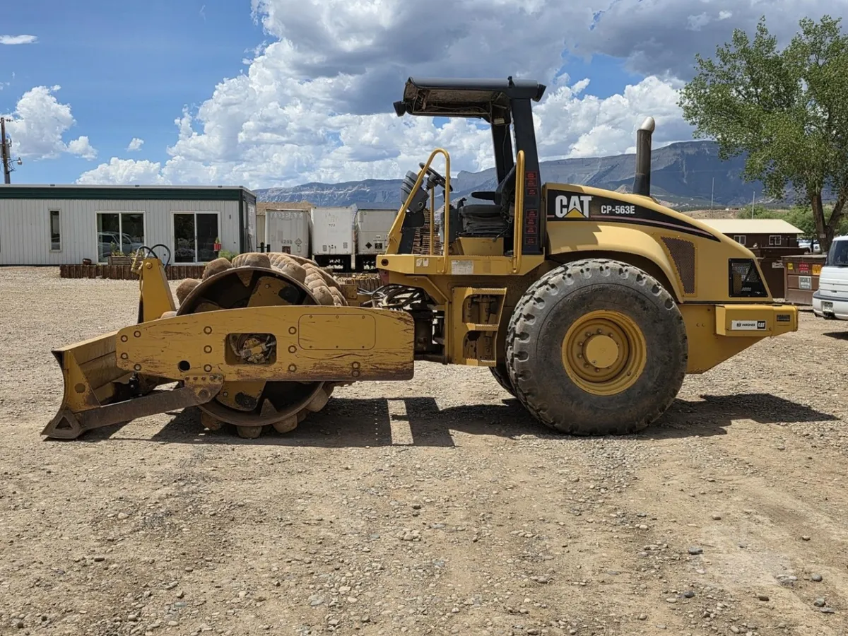 2004 Caterpillar CP-563E Padfoot Trench Compaction for sale in Paonia, CO - listing photo 3 of 10