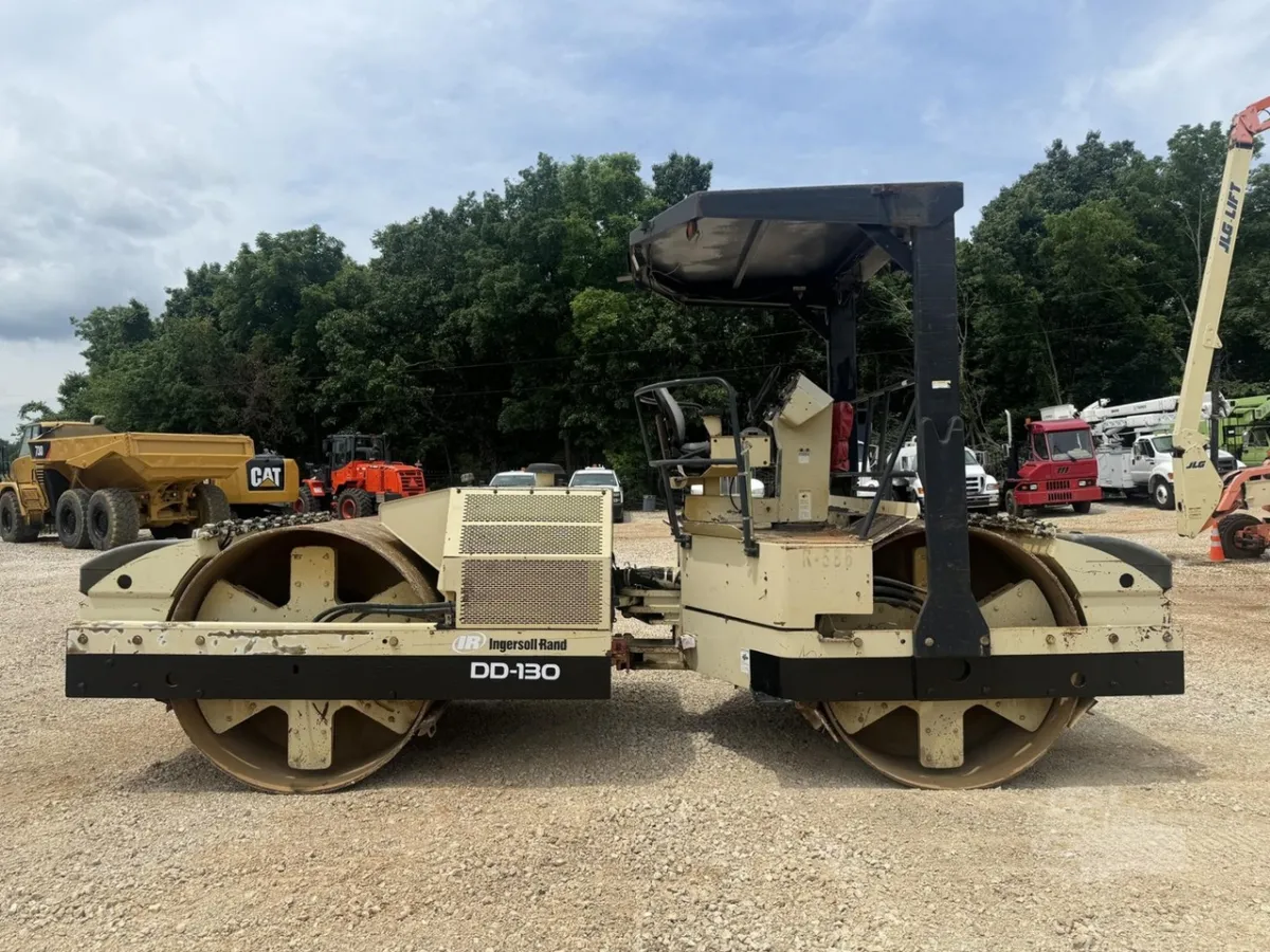 2001 Ingersoll Rand DD130 Smooth Drum Rollers for sale in Strafford, MO - listing photo 6 of 10