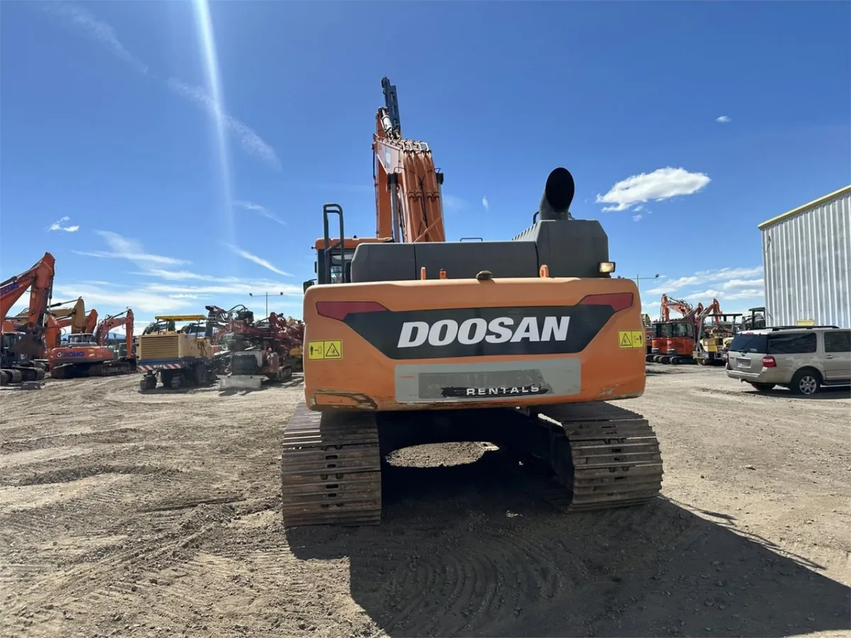 2015 DEVELON (Doosan) DX300 LC-5 Excavators for sale in Brighton, CO - listing photo 9 of 10