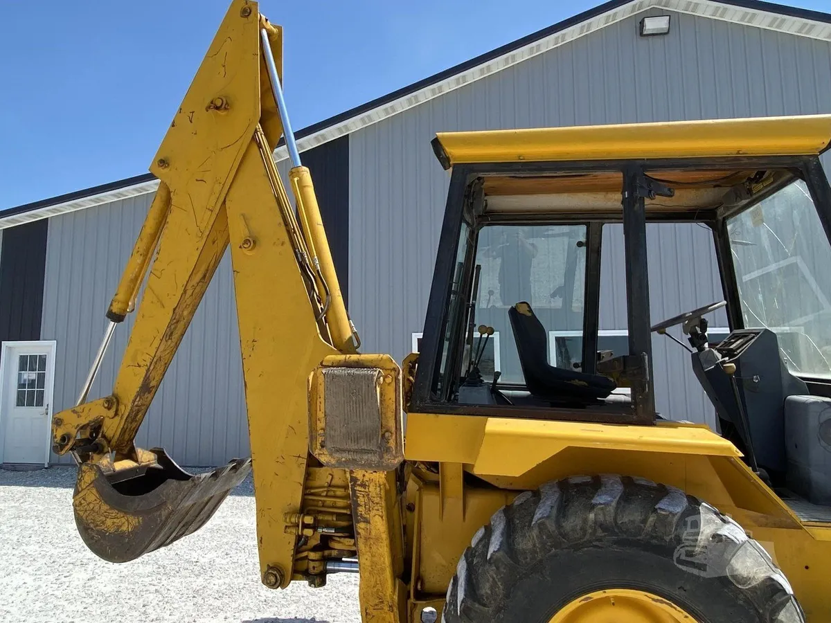 1985 JCB 1550B Backhoe Loaders for sale in Camp Point, IL - listing photo 3 of 8