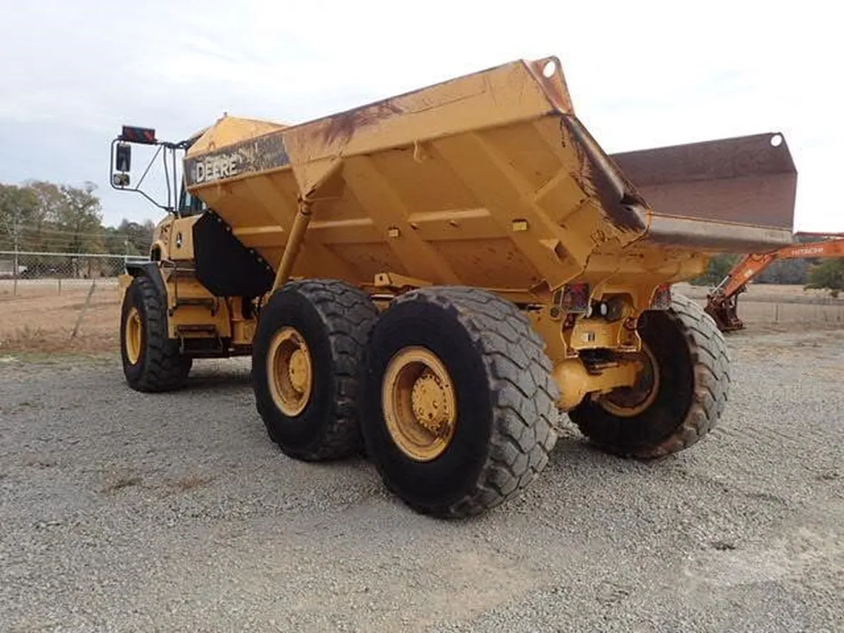 2015 Deere 300D II Articulated Truck for sale in Andrews, SC - listing photo 7 of 10