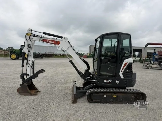 2022 Bobcat E35 Excavators for sale in Gallatin, MO - listing photo 2 of 8