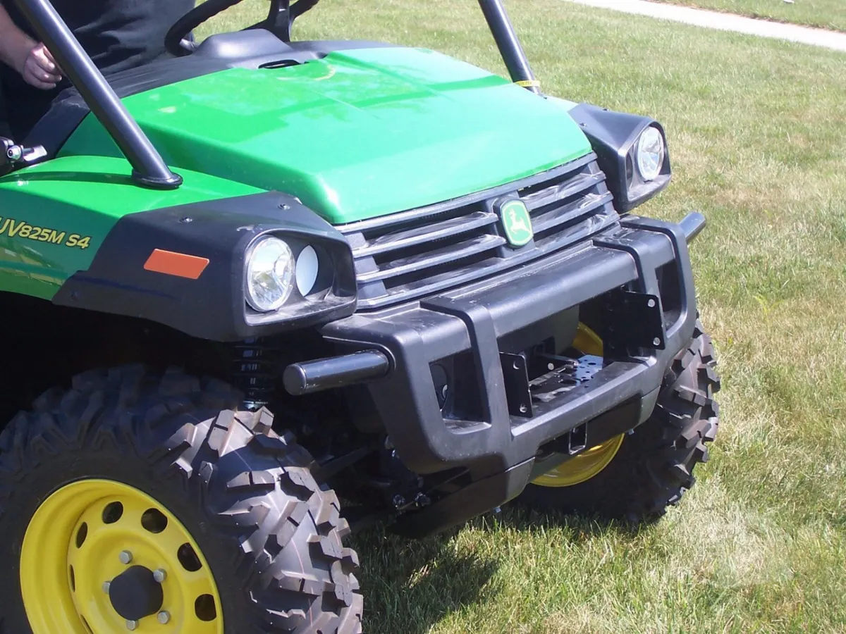 2026 John Deere Gator XUV 825M S4 Utility Tractor for sale in North Liberty, IA - listing photo 7 of 8
