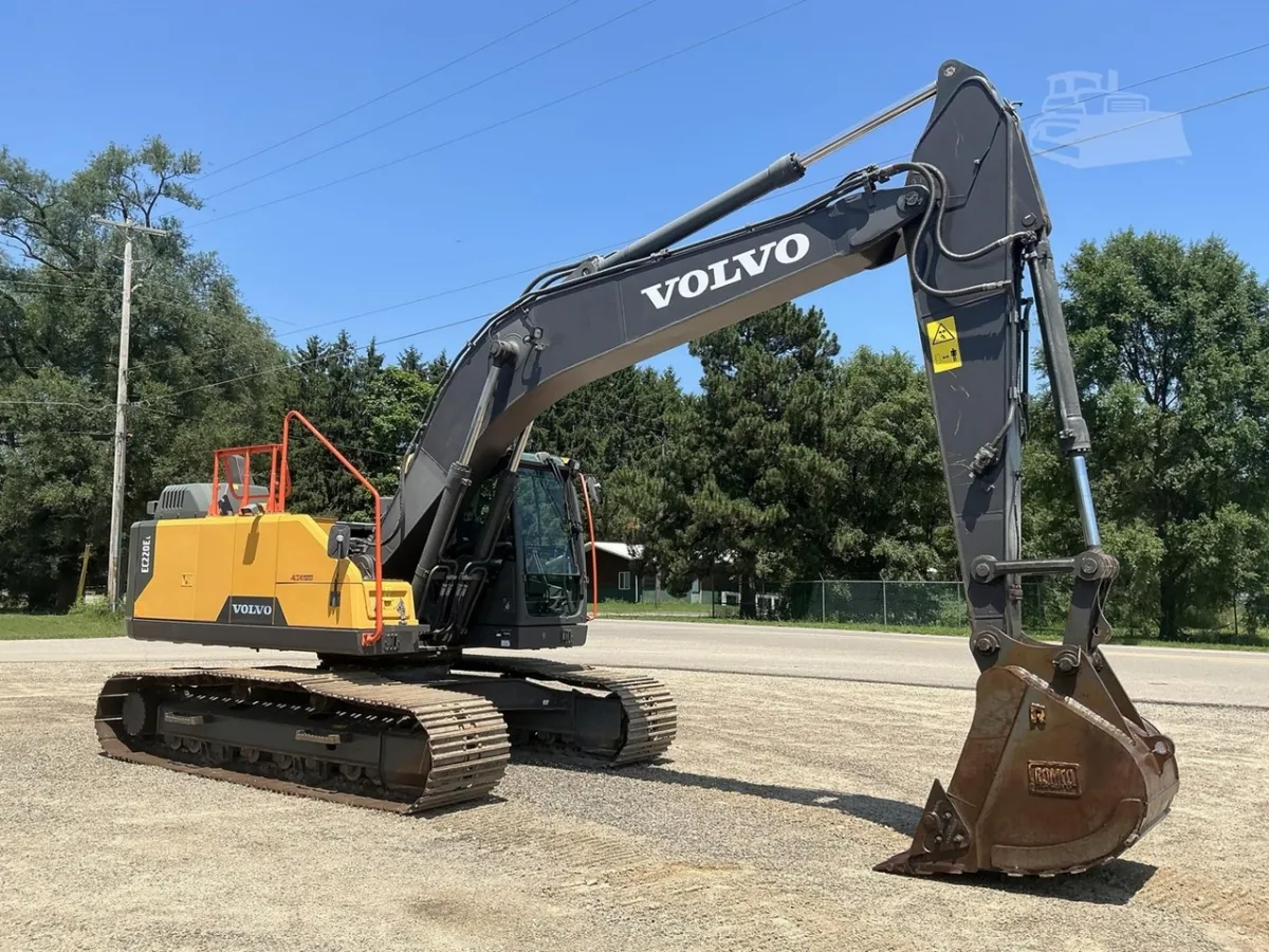2019 Volvo EC220EL Excavators for sale in Allegan, MI - listing photo 2 of 10