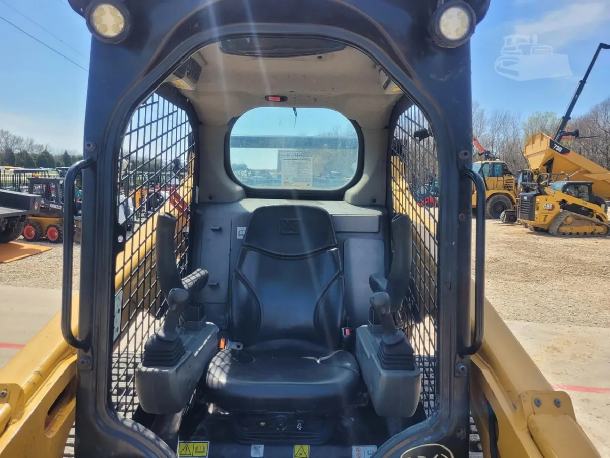 2023 Caterpillar 259D3 Track Loaders for sale in Strafford, MO - listing photo 8 of 10