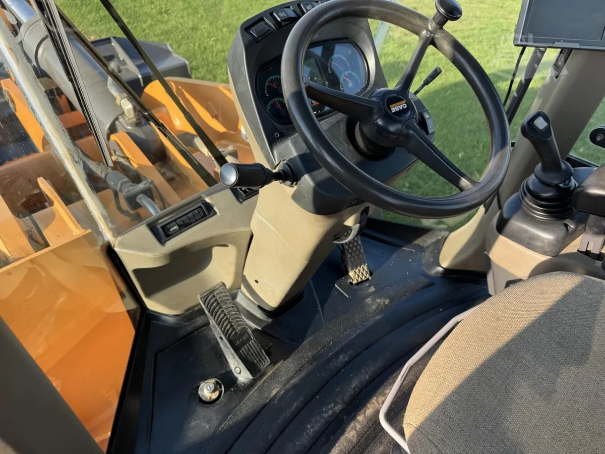 2015 CASE 821F Wheel Loaders for sale in Allegan, MI - listing photo 8 of 10