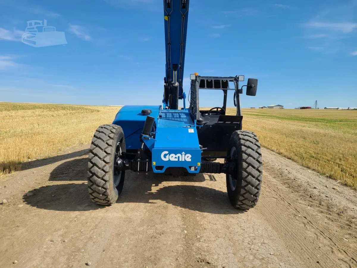 2015 Genie genie-gth-844 Telehandler Telescopic Forklift for sale in Loma, MT - listing photo 9 of 10
