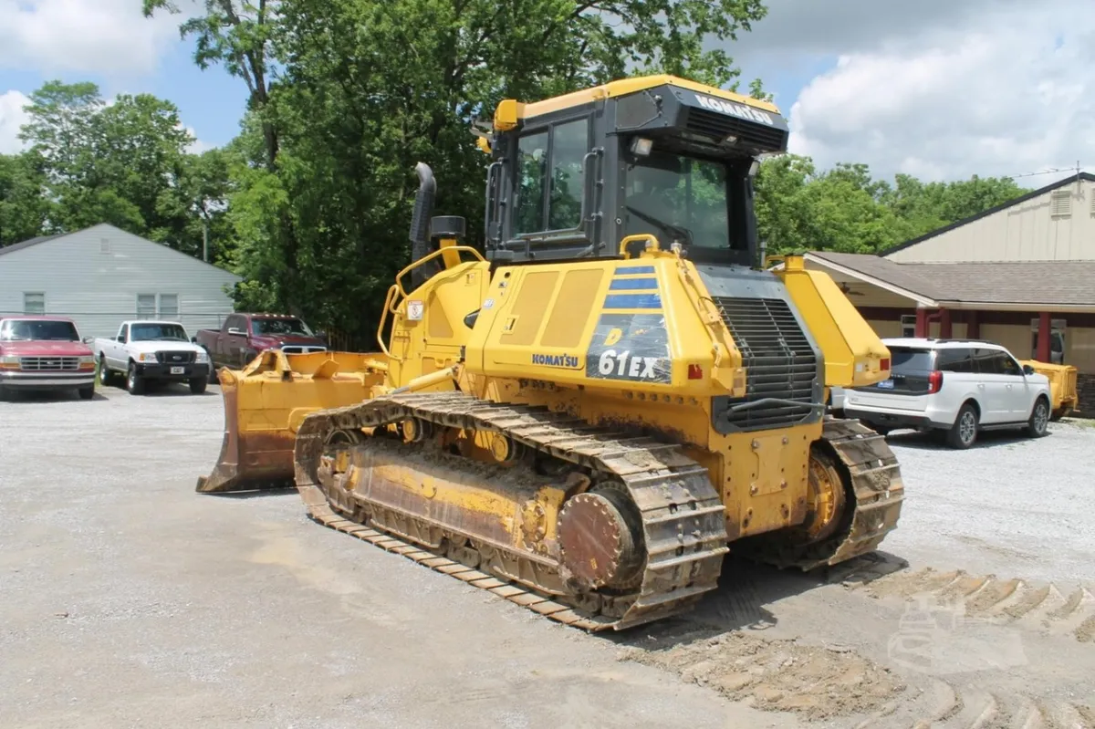 2018 Komatsu D61EX-24 Dozers for sale in Pleasureville, KY - listing photo 2 of 10
