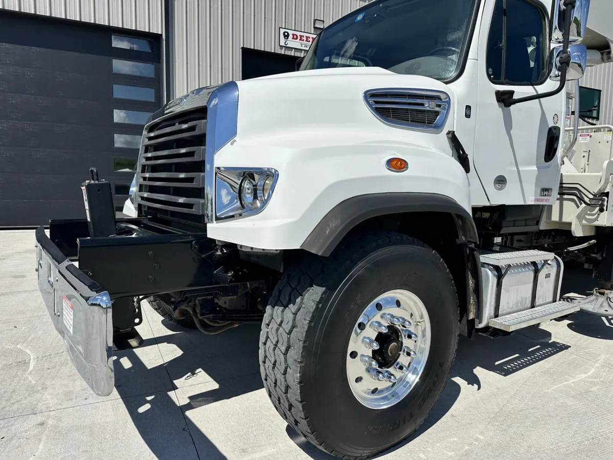 2019 National Crane NBT30H-2 Cranes Mobile for sale in Wellman, IA - listing photo 4 of 35