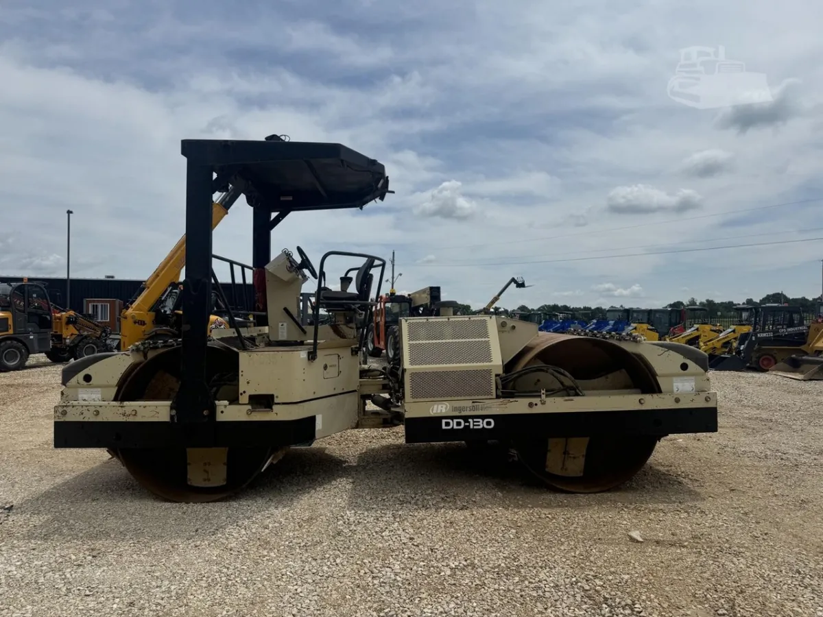 2001 Ingersoll Rand DD130 Smooth Drum Rollers for sale in Strafford, MO - listing photo 2 of 10