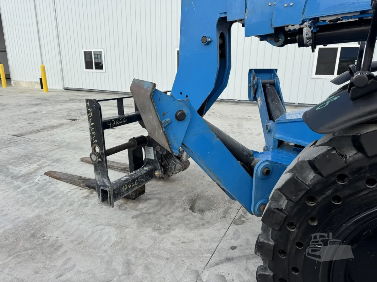 2019 Genie genie-gth-1056 Telehandlers Forklifts for sale in Chatsworth, IL - listing photo 5 of 8