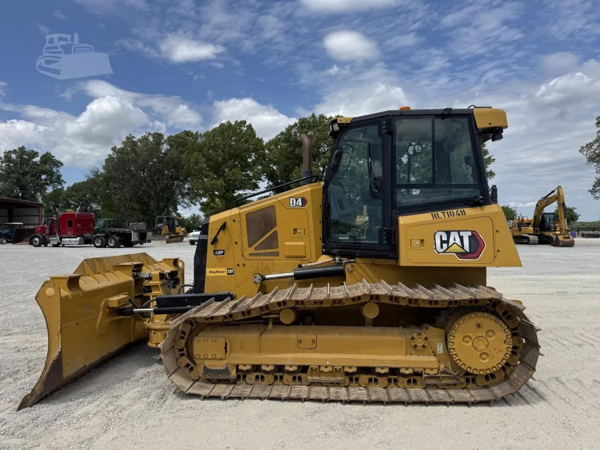 2024 Caterpillar D4 Dozers for sale in Jackson, TN - listing photo 2 of 11